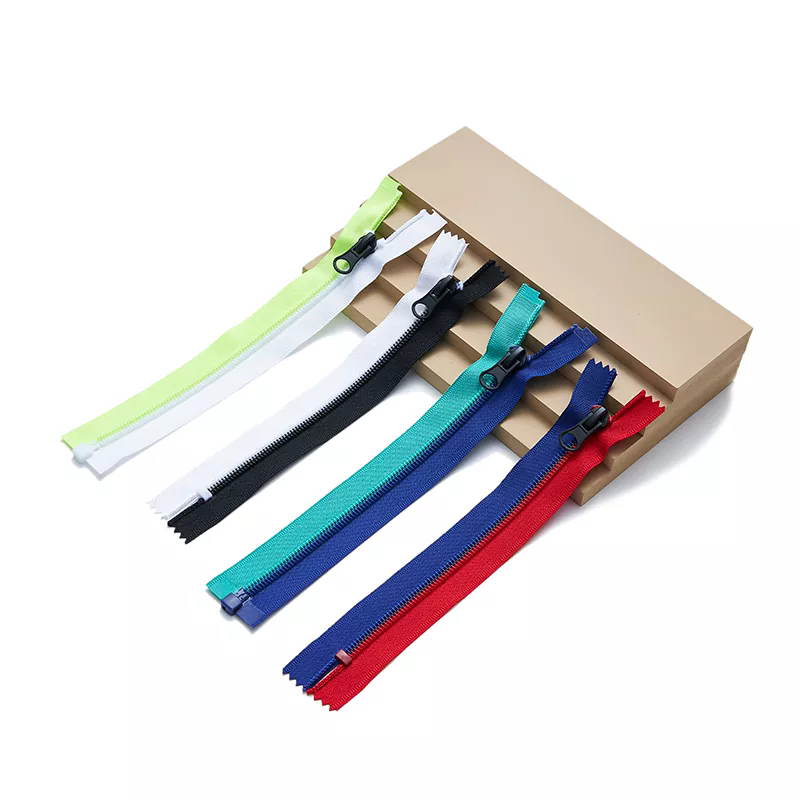 나일론 연동 지퍼는 어떻게 작동하나요?